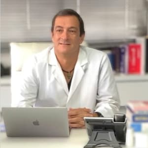 Dr. Gustavo Pagés - Presidente de la Junta Directiva de AVEMERE de 2011 a 2013